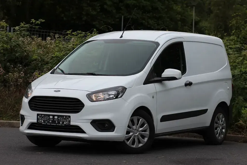 Gebraucht Ford Transit Trend 101 PS (74 kW) 2023 Weiß Van / Kleinbus