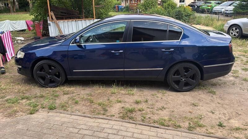 Blau Gebraucht 2006 VW Passat Limousine | 1.750 € (Superpreis) - Bild 1/4