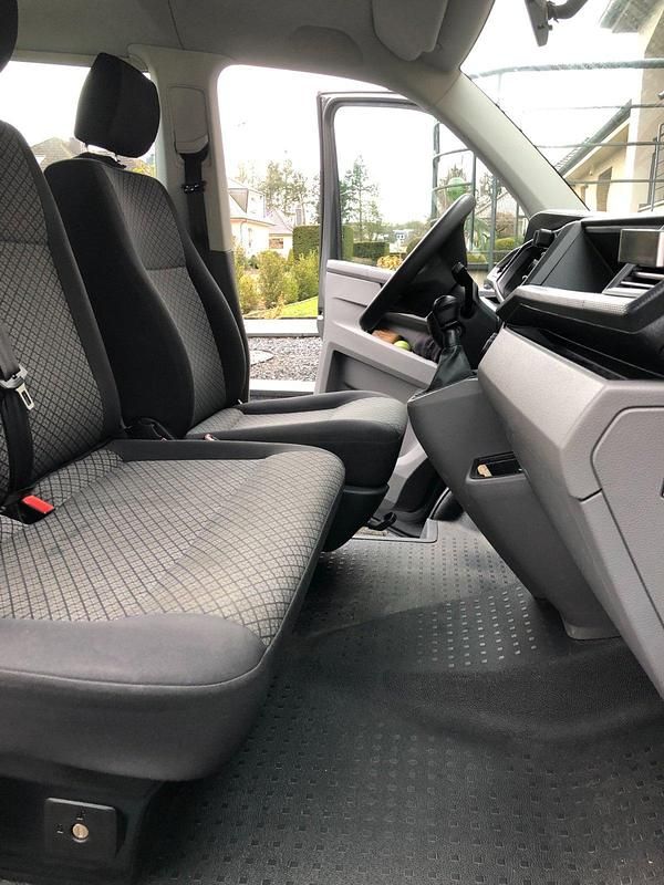 Gebraucht VW Caravelle 150 PS (110 kW) 2020 Grau Van / Kleinbus