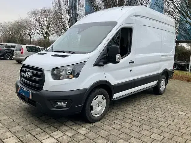 Gebraucht Ford Transit 165 PS (121 kW) 2025 Weiß Van / Kleinbus