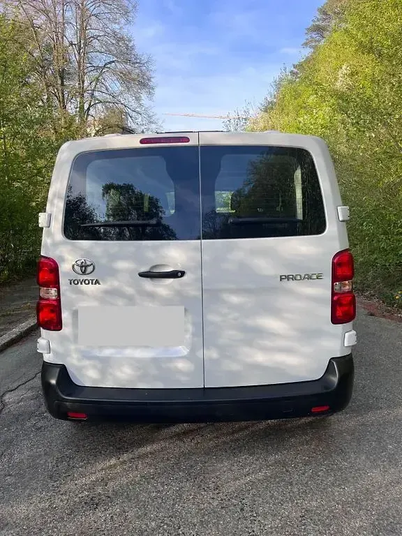 Gebraucht Toyota Proace 144 PS (105 kW) 2022 Weiß Van / Kleinbus
