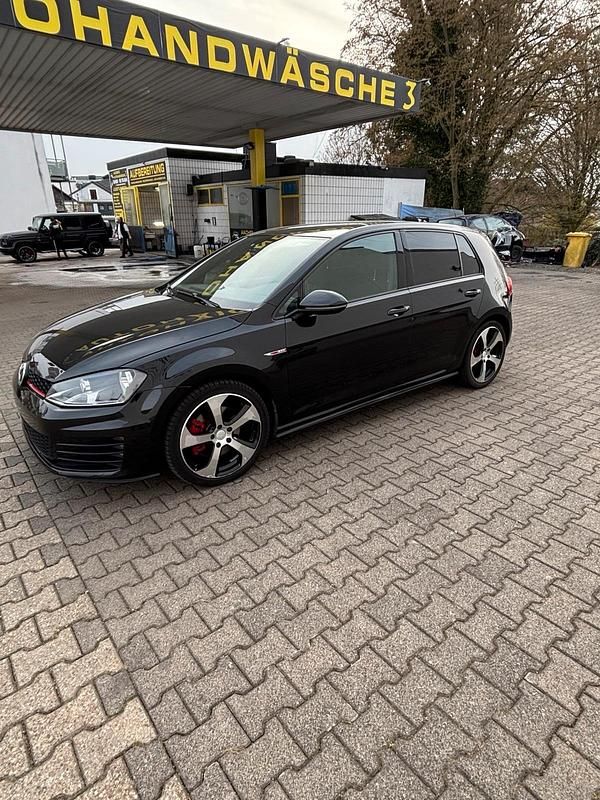 Schwarz Gebraucht 2015 VW Golf VII GTI Kleinwagen | 11.900 € (Superpreis) - Bild 1/4