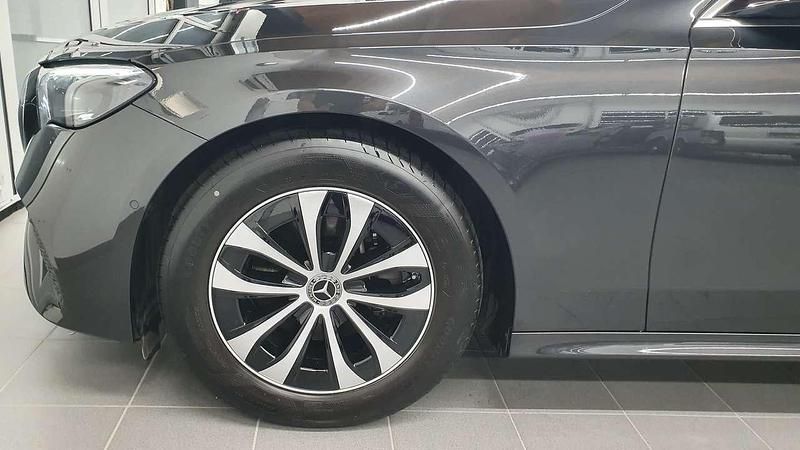 Gebraucht Mercedes E200 204 PS (150 kW) 2024 Grau Kombi