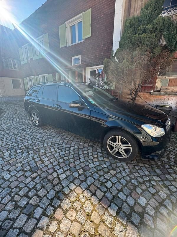 Gebraucht Mercedes C180 120 PS (88 kW) 2012 Schwarz Kombi