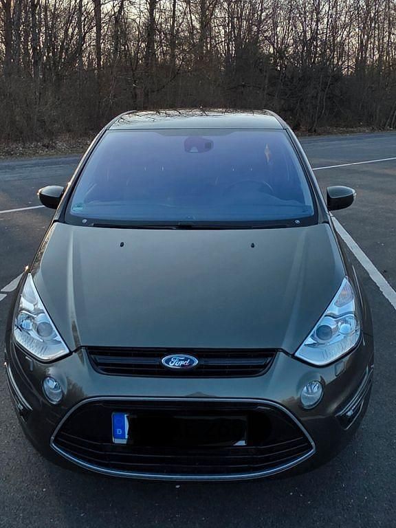 Gebraucht Ford S-MAX Titanium 140 PS (102 kW) 2014 Braun Van / Kleinbus