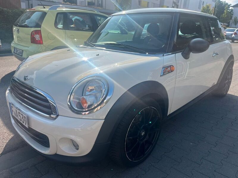 Weiß Gebraucht 2011 Mini ONE Kleinwagen | 3.000 € (Superpreis) - Bild 1/4