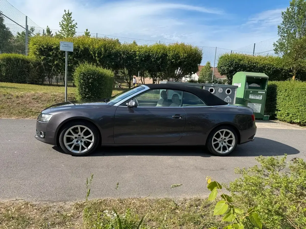 Używany Audi A5 Cabriolet 211 KM (155 kW) 2011 Purpurowy Kabriolet