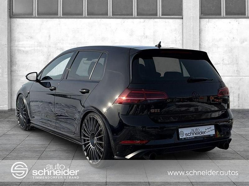 Gebraucht VW Golf VII GTI 230 PS (169 kW) 2017 Deep black perleffekt Limousine