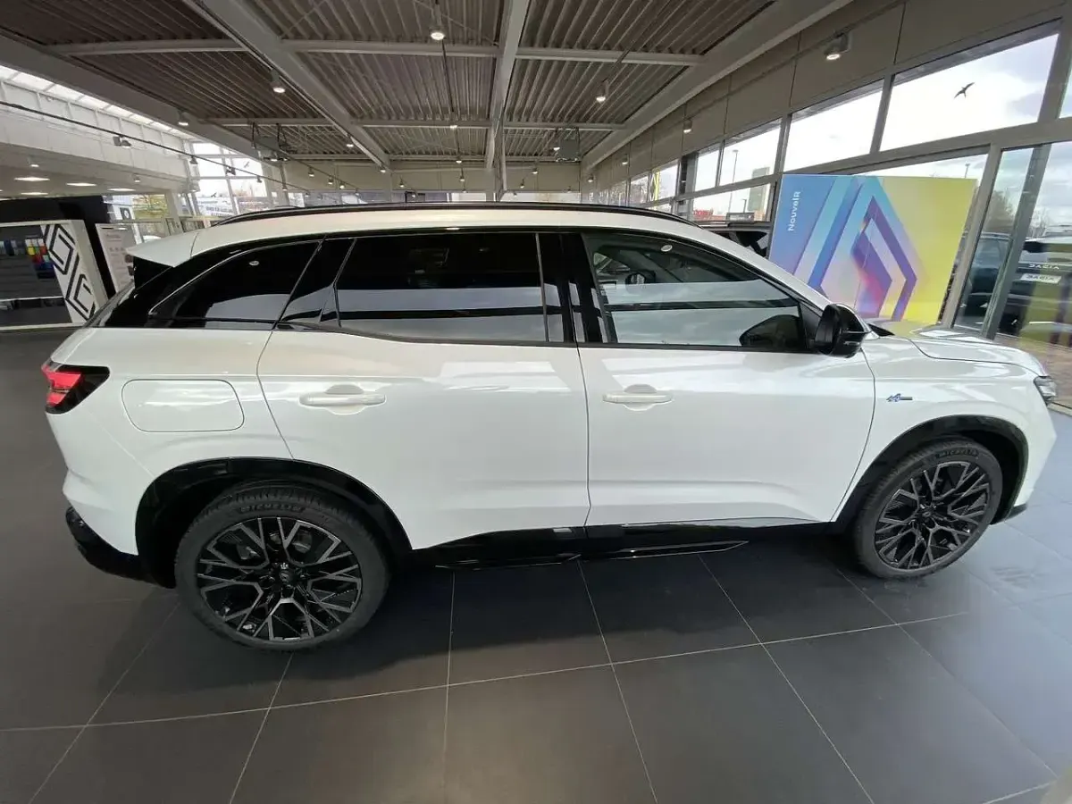 Używany Renault Austral Esprit Alpine 200 KM (147 kW) 2025 Biały SUV
