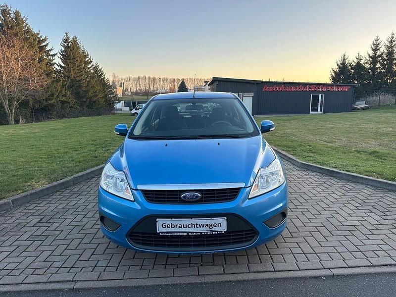 Gebraucht Ford Focus Ambiente 80 PS (58 kW) 2010 Blau Limousine