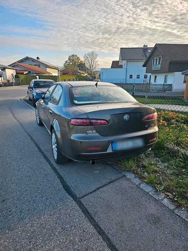 Grün Gebraucht 2005 Alfa Romeo 159 Limousine | 1.500 € (Fairer Preis) - Bild 1/4