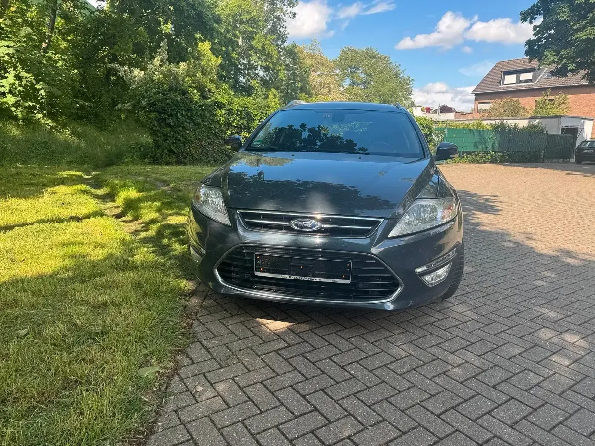 Gebraucht Ford Mondeo Titanium 140 PS (102 kW) 2014 Blau Kombi