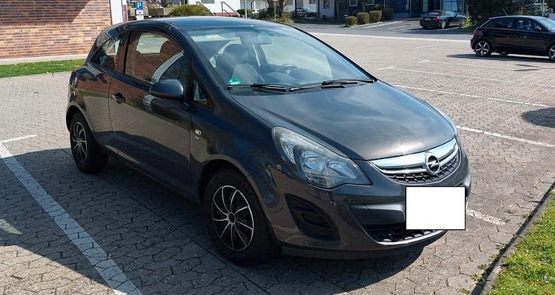 Grau Gebraucht 2014 Opel Corsa Kleinwagen | 5.800 € (Etwas zu teuer) - Bild 1/4