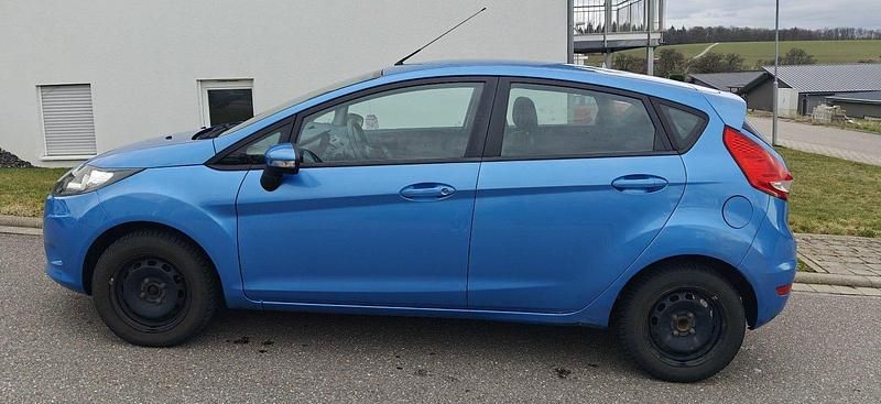 Gebraucht Ford Fiesta 75 PS (55 kW) 2009 Blau Kleinwagen