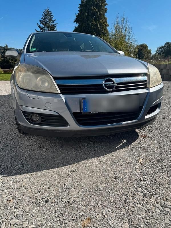 Grau Gebraucht 2005 Opel Astra Limousine | 450 € (Superpreis) - Bild 1/4