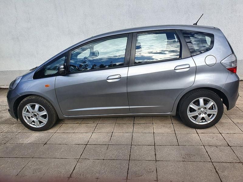 Gebraucht Honda Jazz Trend 90 PS (66 kW) 2010 Grau Kleinwagen