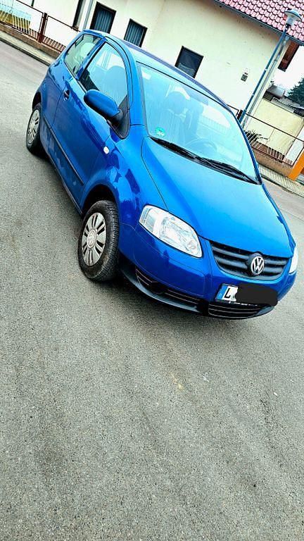 Blau Gebraucht 2006 VW Fox Kleinwagen | 2.500 € (Fairer Preis) - Bild 1/4