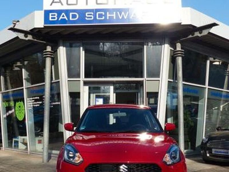 Gebraucht Suzuki Swift 100 PS (73 kW) 2023 Rot Kleinwagen