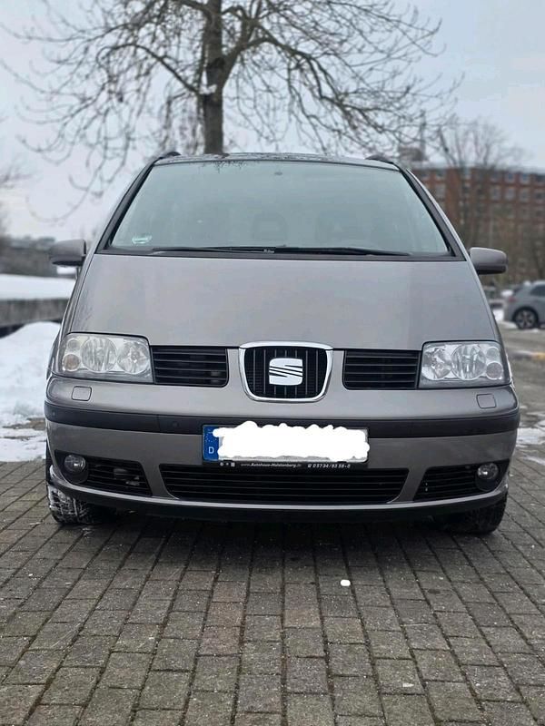 Grau Gebraucht 2007 Seat Alhambra Van / Kleinbus | 2.400 € (Guter Preis) - Bild 1/4