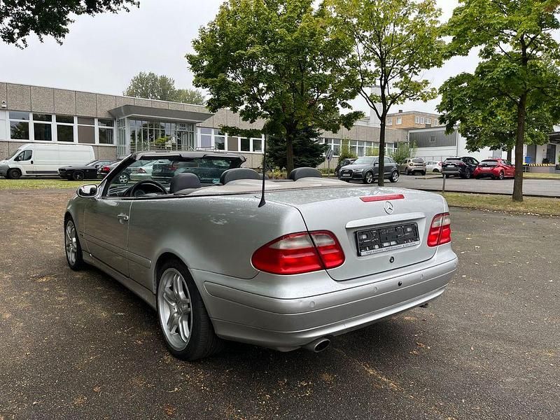 Gebraucht Mercedes CLK200 Avantgarde 163 PS (119 kW) 2002 Silber Cabrio