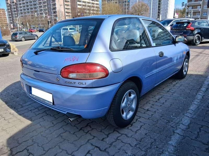 Gebraucht Mitsubishi Colt 75 PS (55 kW) 1995 Blau Kleinwagen