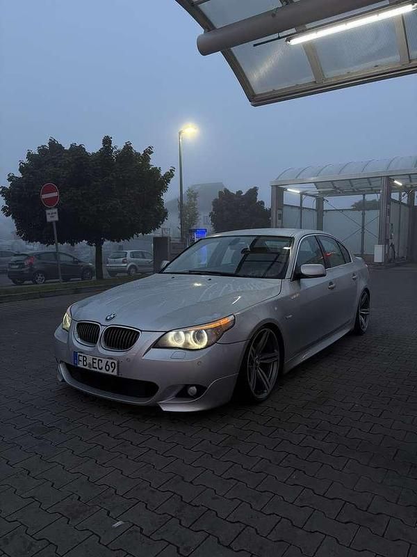 Gebraucht BMW 530 M Sport 218 PS (160 kW) 2003 Silber Limousine