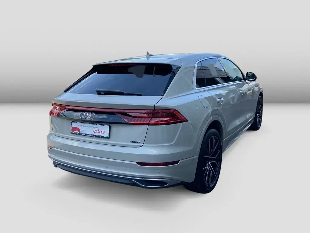 Gebraucht Audi Q8 Ambiente 286 PS (210 kW) 2023 Vikunjabeige metallic SUV