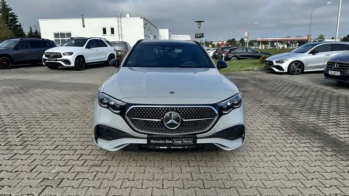 Gebraucht Mercedes E300 AMG 204 PS (150 kW) 2025 Manufaktur lack manufaktur alp Kombi