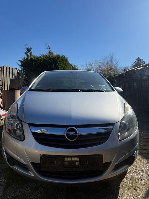 Gebraucht Opel Corsa Selection 69 PS (50 kW) 2010 Silber Kleinwagen