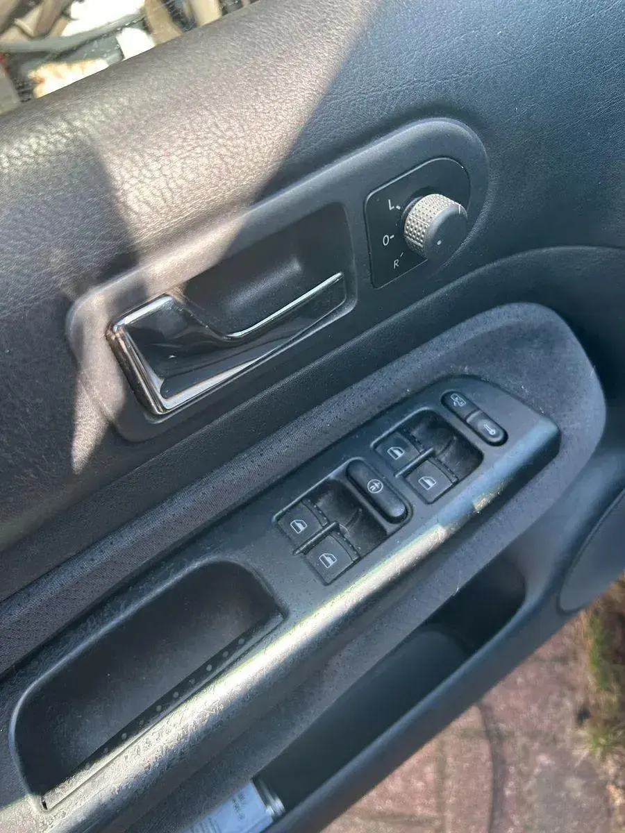 Brugt VW Golf III Basis 101 HK (74 kW) 1999 Sølv Sedan
