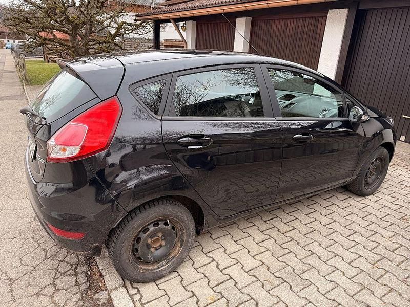 Gebraucht Ford Fiesta 82 PS (60 kW) 2015 Schwarz Limousine