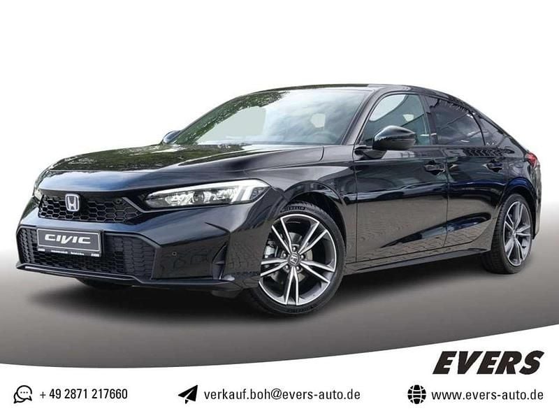 Crystal black pearl Gebraucht 2025 Honda Civic Advance Limousine | 38.530 € (Superpreis) - Bild 1/4