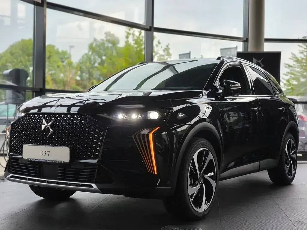 Neu DS Automobiles DS7 Crossback 131 PS (96 kW) 2026 Schwarz SUV