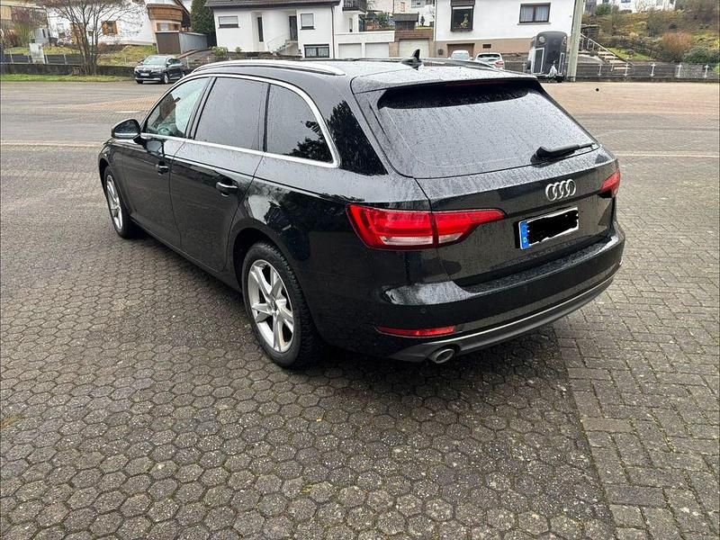 Gebraucht Audi A4 150 PS (110 kW) 2017 Schwarz Kombi