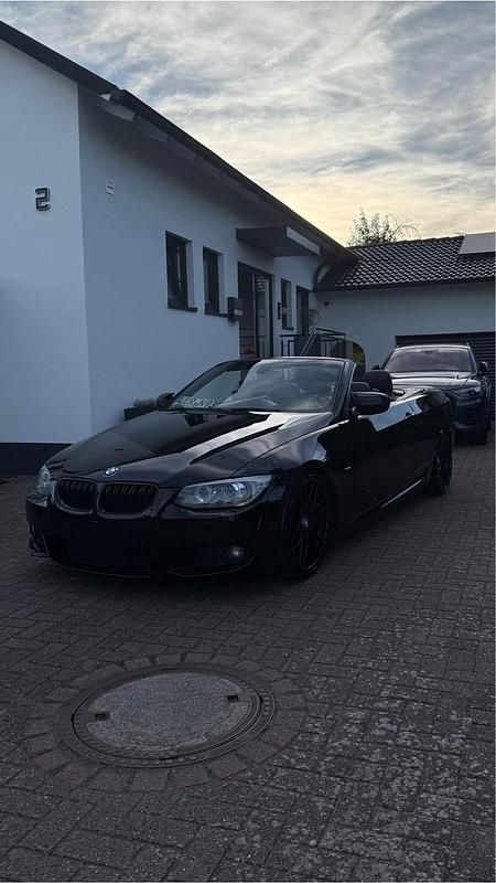 Schwarz Gebraucht 2011 BMW 330 Cabriolet M Performance Cabrio | 13.500 € (Fairer Preis) - Bild 1/4