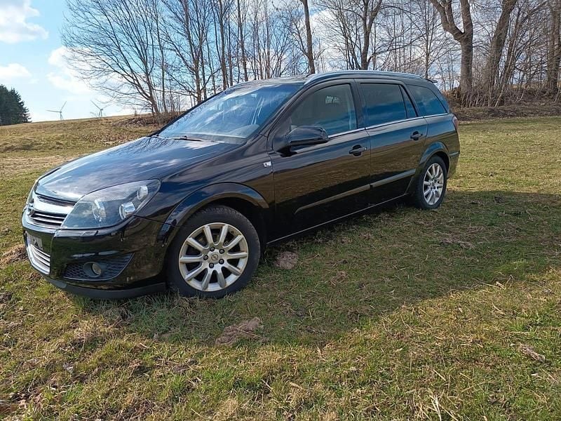 Gebraucht Opel Astra Edition 116 PS (85 kW) 2008 Schwarz Kombi