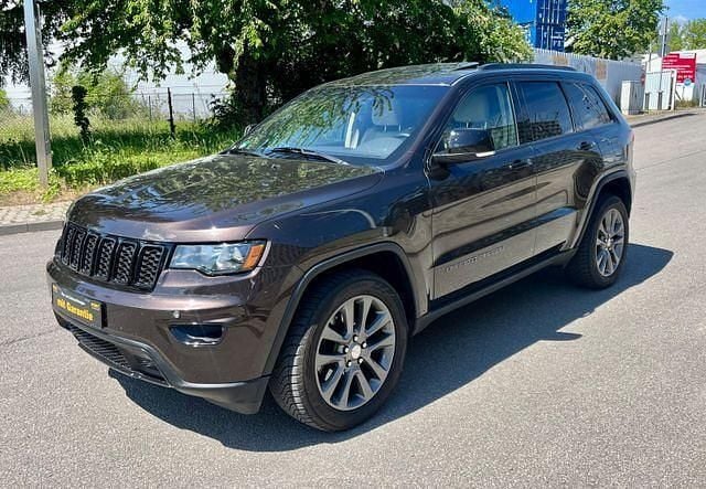 Braun Gebraucht 2017 Jeep Grand Cherokee SUV | 28.990 € (Superpreis) - Bild 1/4