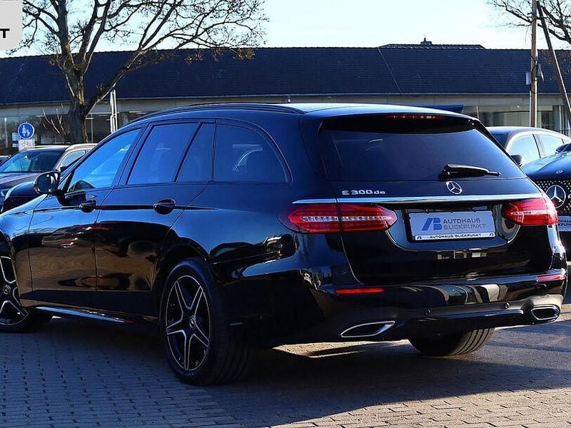 Gebraucht Mercedes E300 AMG 210 PS (154 kW) 2022 Schwarz
