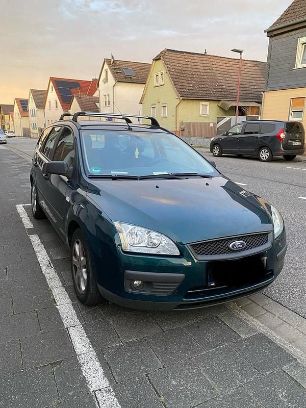 Grün Gebraucht 2006 Ford Focus Kombi | 999 € (Superpreis) - Bild 1/4