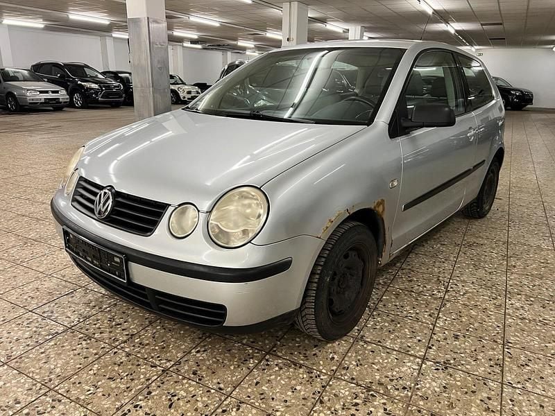 Second-hand VW Polo 75 CP (55 kW) 2002 Argintiu Hatchback