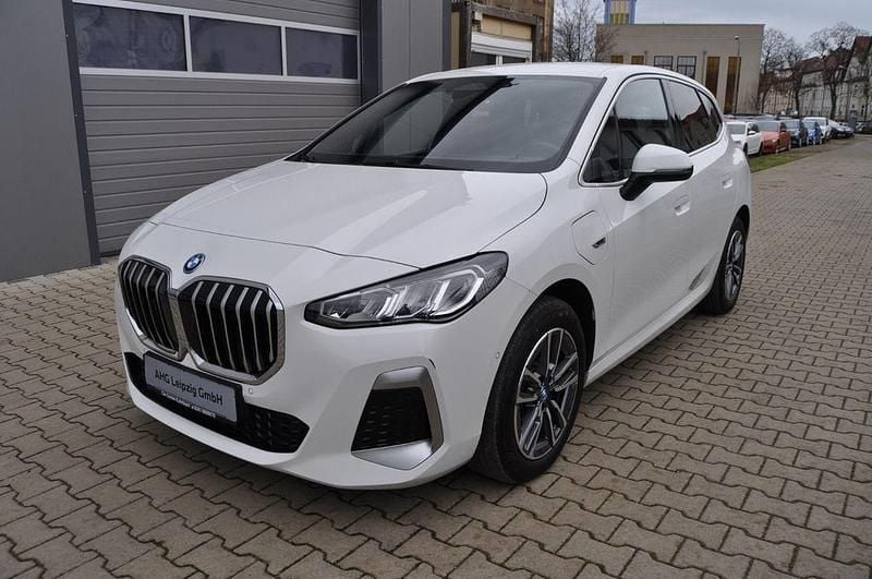 Gebraucht BMW 225 M Sport 245 PS (180 kW) 2022 Weiß Van / Kleinbus