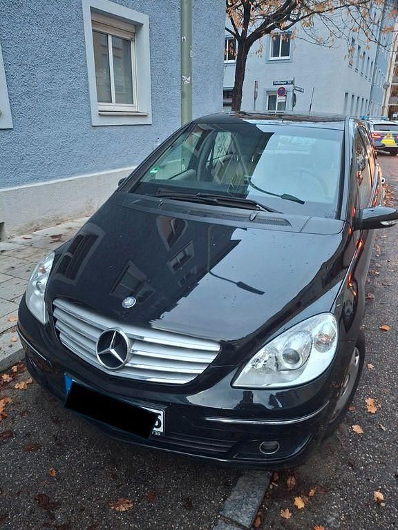 Schwarz Gebraucht 2006 Mercedes B170 Van / Kleinbus | 3.380 € (Superpreis) - Bild 1/4