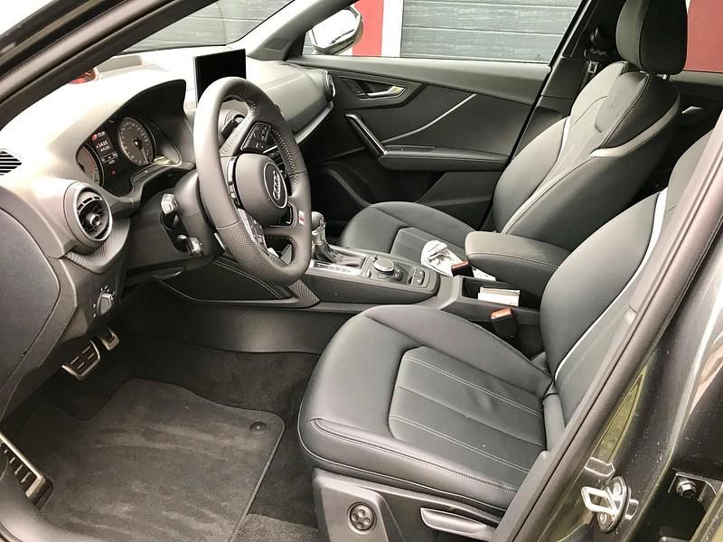 Gebraucht Audi SQ2 Sport 300 PS (220 kW) 2019 Andere farben SUV