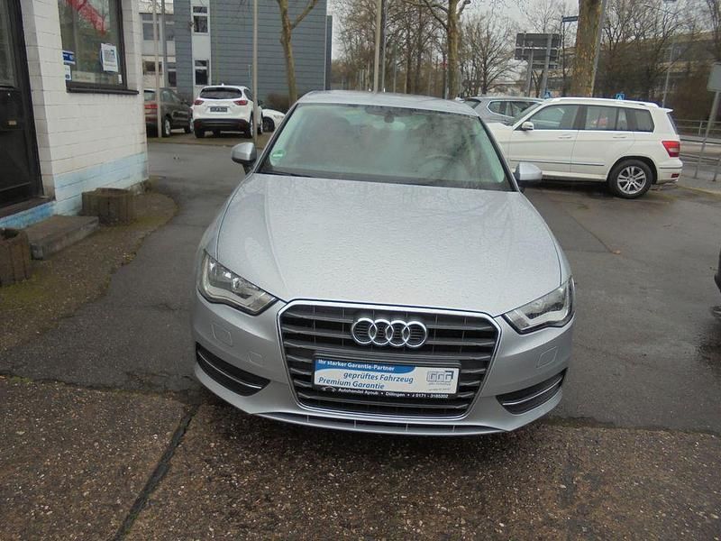 Gebraucht Audi A3 Attraction 150 PS (110 kW) 2015 Silber Limousine