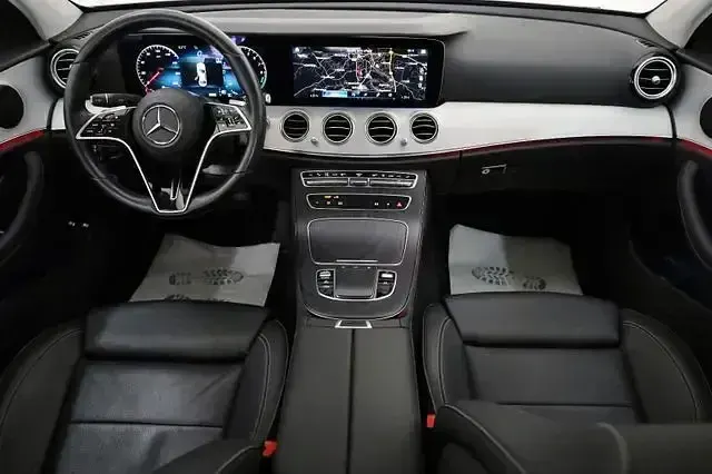 Gebraucht Mercedes E300 Avantgarde 320 PS (235 kW) 2020 Grau Limousine