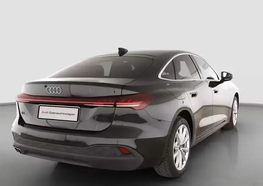 Gebraucht Audi A5 Sport 204 PS (150 kW) 2025 Mythosschwarz metallic Limousine