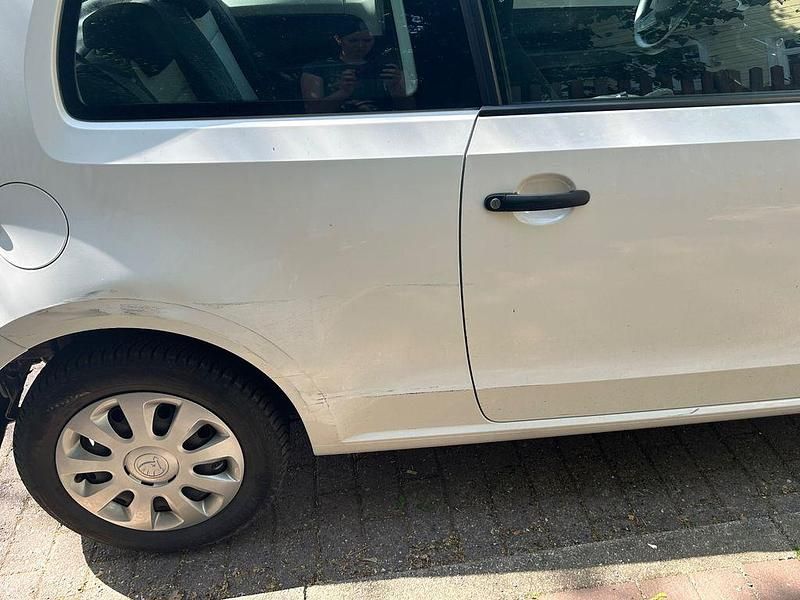 Weiß Gebraucht 2014 Skoda Citigo Cool Edition Kleinwagen | 3.200 € (Superpreis) - Bild 1/2