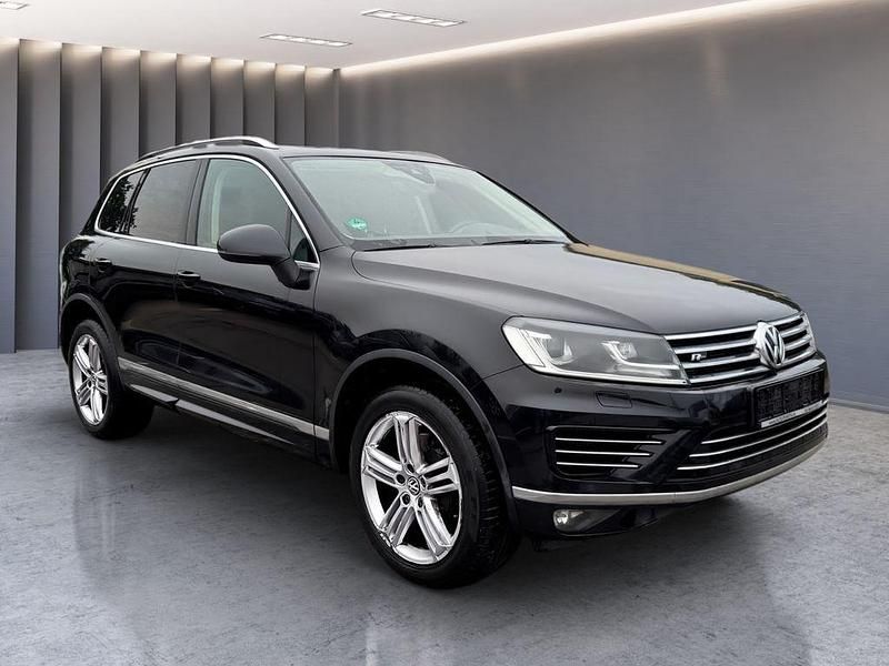 Schwarz Gebraucht 2015 VW Touareg R-line SUV | 22.800 € (Fairer Preis) - Bild 1/4