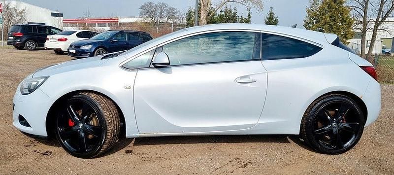Gebraucht Opel Astra GTC 165 PS (121 kW) 2011 Grau Coupé