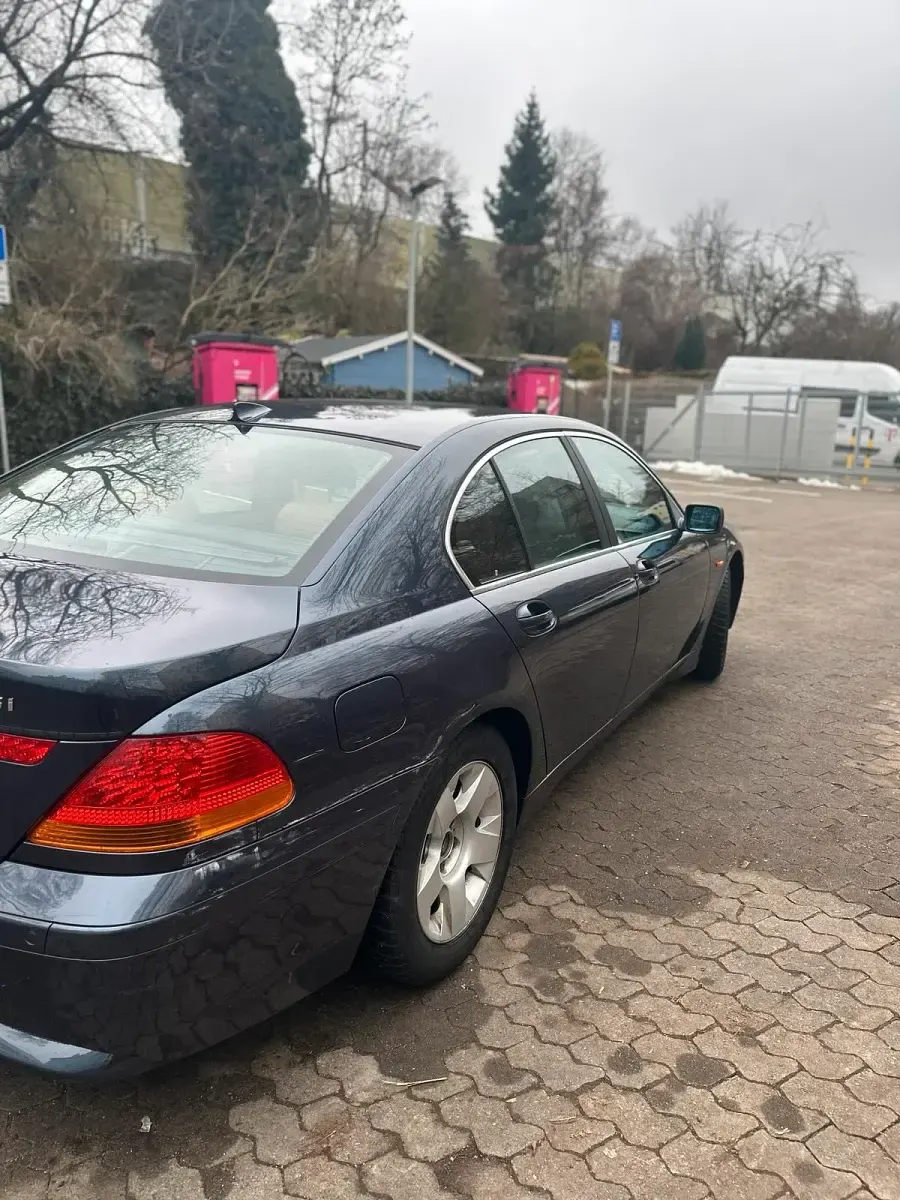 Gebraucht BMW 735 272 PS (200 kW) 2002 Blau Limousine